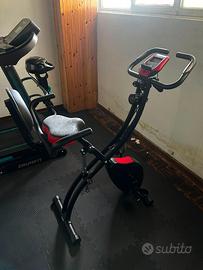 Cyclette Sportstech con schienale e display