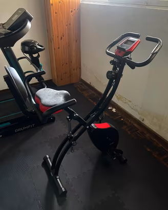 Cyclette Sportstech con schienale e display