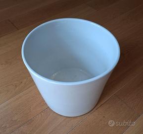 Portavaso bianco  in porcellana