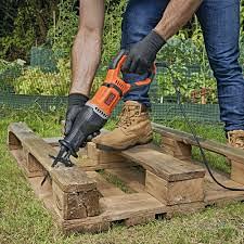 BLACK & DECKER Sega a gattuccio a filo 750W