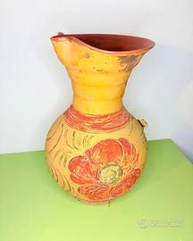 Vaso anfora in terracotta con decoro floreale