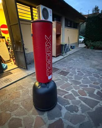 Sacco da boxe da terra piu guanti