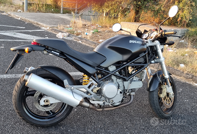 Ducati Monster 750ie Dark per intenditori