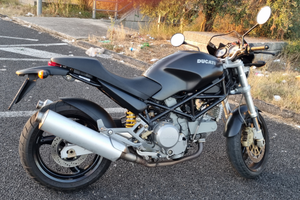 Ducati Monster 750ie Dark per intenditori