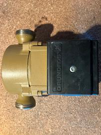 Pompa di ricircolo acqua monofase.