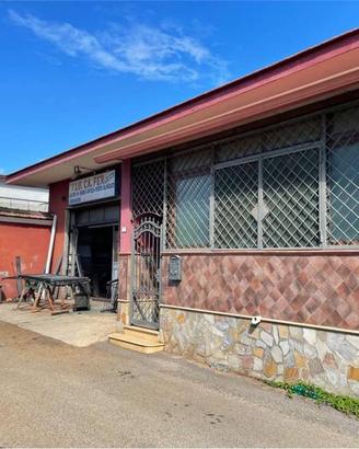 Palazzo / Stabile di 160 m² con 4 locali a Mondrag