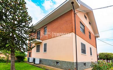 VILLA BIFAMILIARE A VILLASTELLONE CON GIARDINO!!!