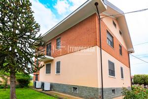 VILLA BIFAMILIARE A VILLASTELLONE CON GIARDINO!!!