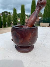 Mortaio di legno antico bello e particolare