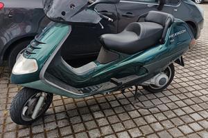 Piaggio hexagon 125