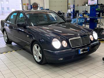 Mercedes-benz E 300 turbodiesel - Avantgarde -