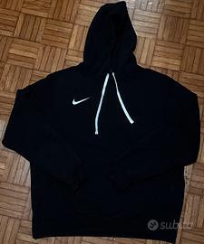 Felpa Nike con cappuccio L nera