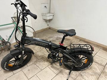 E-byke pieghevole. Telaio alluminio. Fat 20”