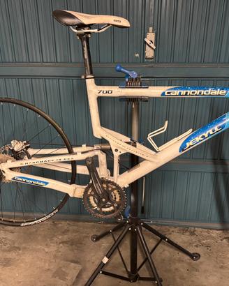 Cannondale Jekyll mtb incompleta