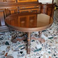 tavolo più sedie 