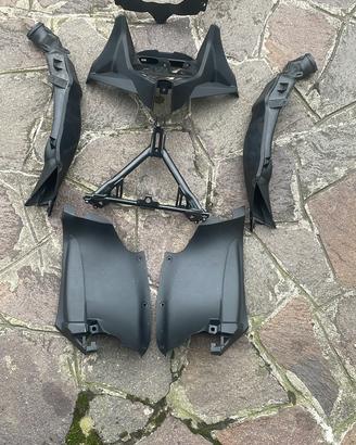 Honda CBR 650R pezzi vari convogliatori