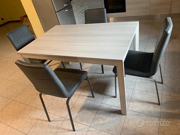 Tavolo cucina o sala 6/8 persone