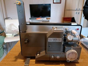 Proiettore Canon S-400 per filmini 8 mm.