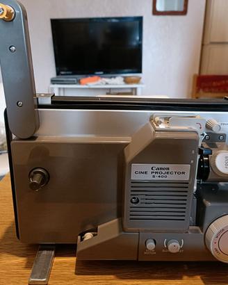 Proiettore Canon S-400 per filmini 8 mm.