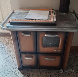 stufa cucina a legna vintage della marca Zoppas.