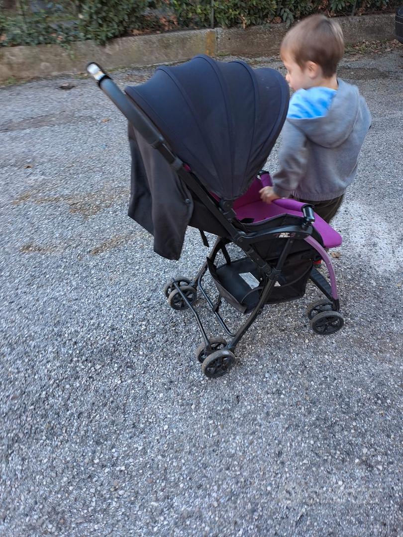 Passeggino da viaggio leggero con tracolla - Tutto per i bambini In vendita  a Udine