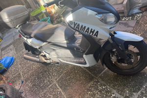 Xmax 250 x passaggio a moto