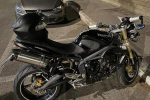 Street Triple 675 2010