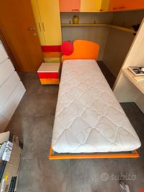 letto cameretta con comodino 