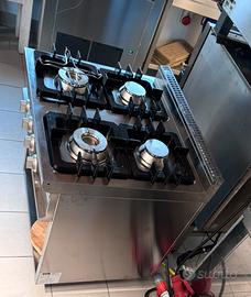 Cucina A Gas 4 Fuochi