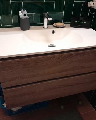 Arredo bagno specchiera e mobile sospeso