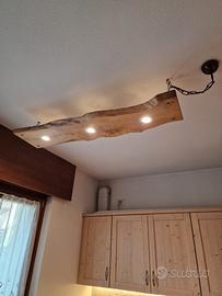 Lampadari rustici in legno realizzati a mano