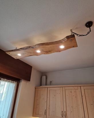 Lampadari rustici in legno realizzati a mano
