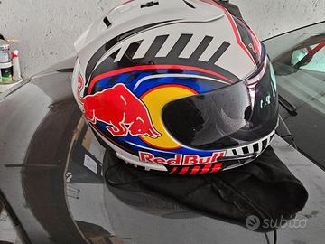 Casco red bull