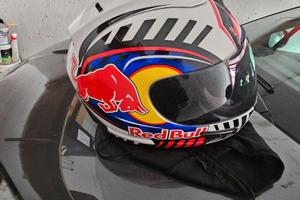 Casco red bull
