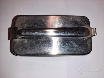 Siringhe in vetro con scatola