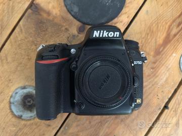 Nikon D750 - Corpo macchina + scatola originale