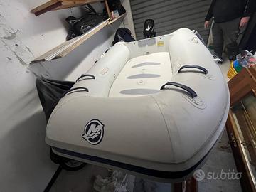 gommone mt 2.5 marca mercury  con motore mercury