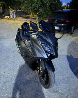 Yamaha Tmax 560