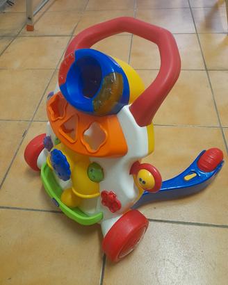 Primi passi e macchinina cavalcabile