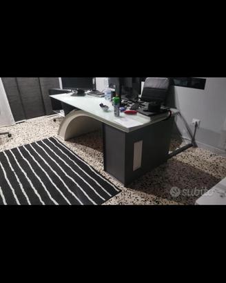 Scrivania in ferro