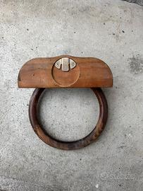 Porta asciugamano in legno