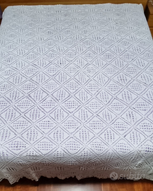 Copriletto ad uncinetto