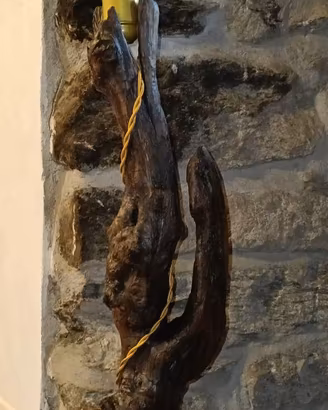 Lampada in legno