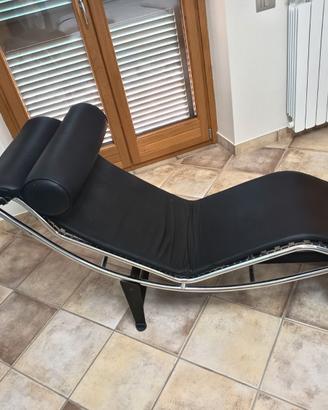 Iconica Chaise Longue(Stile Le Corbusier) in pelle