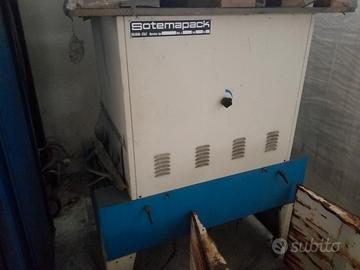 scala di ferro, rottami e 2 macchine imballaggio