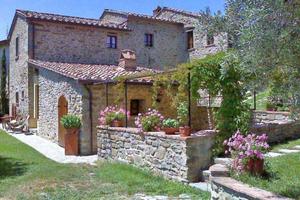 Rustico / Casale di 220 m² con 5 locali e box auto