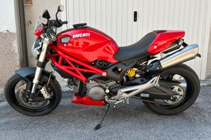 Ducati Monster 696