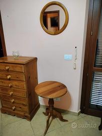 Tavolino e specchio