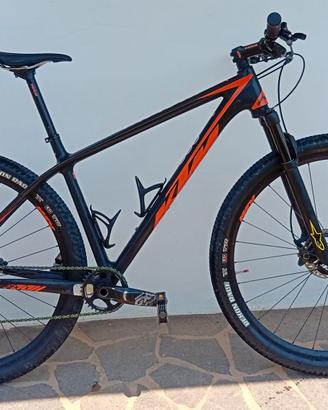 Montainbike KTM myroon master muscolare 