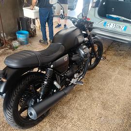 Moto Guzzi v7 stone